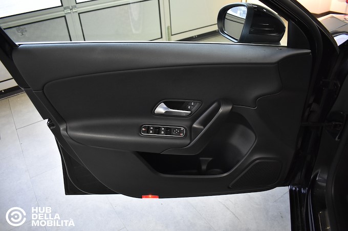 MERCEDES-BENZ A 180 d Executive